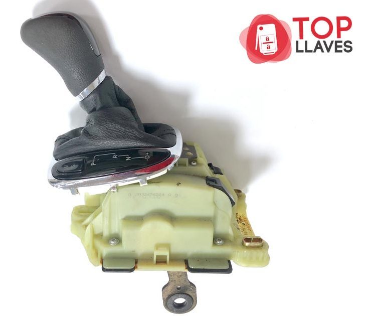 Palanca selectora de cambio automático de Mercedes reparada en Topllaves