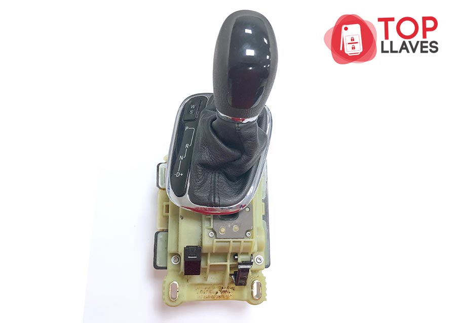 Palanca selectora de cambio automático de Mercedes reparada en Topllaves